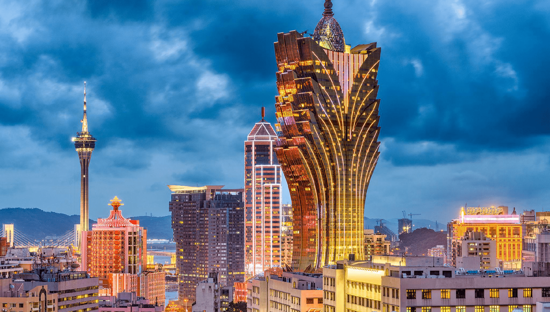 Macau Casino Win Tops Expectations, Gaming Revenue Climbs to $2.42B